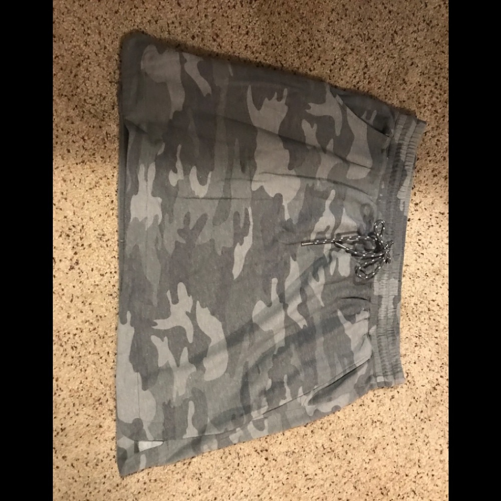 Elastic Waist Camo Skirt